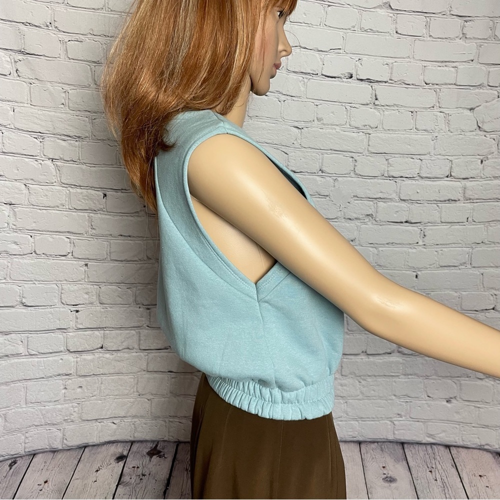 NWT New Zara Cropped Baby Blue Sleeveless Sweatshirt Size M - Picture 2 of 11